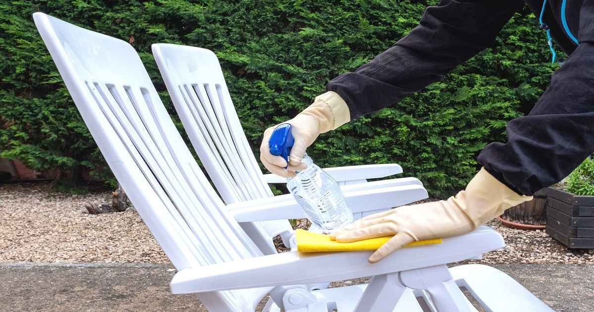 how to clean white plastic garden furniture uk