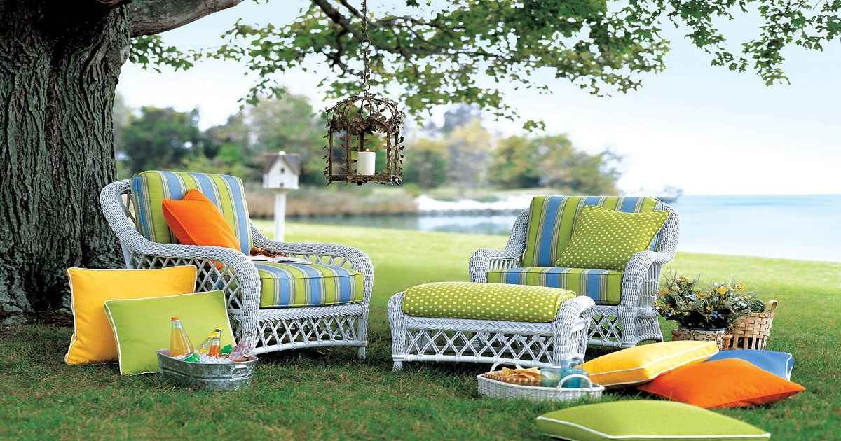 how to keep birds off outdoor furniture