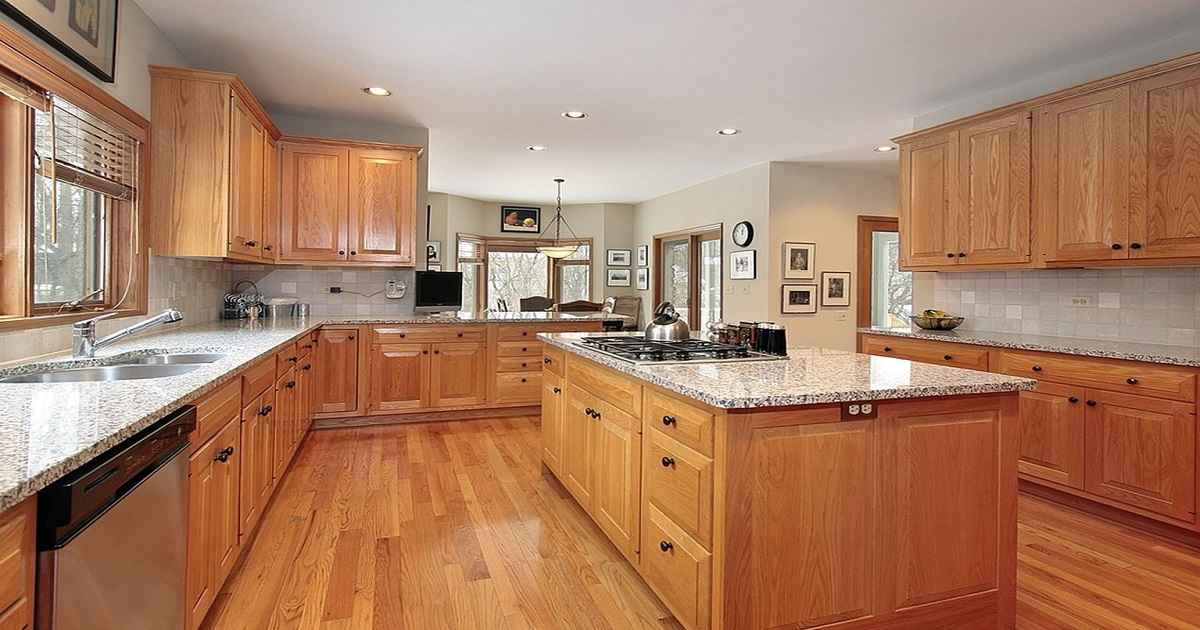 what color furniture goes with honey oak floors