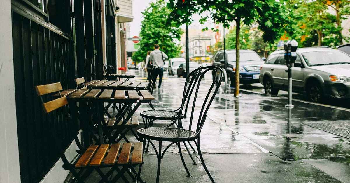 can you leave patio furniture outside in the rain